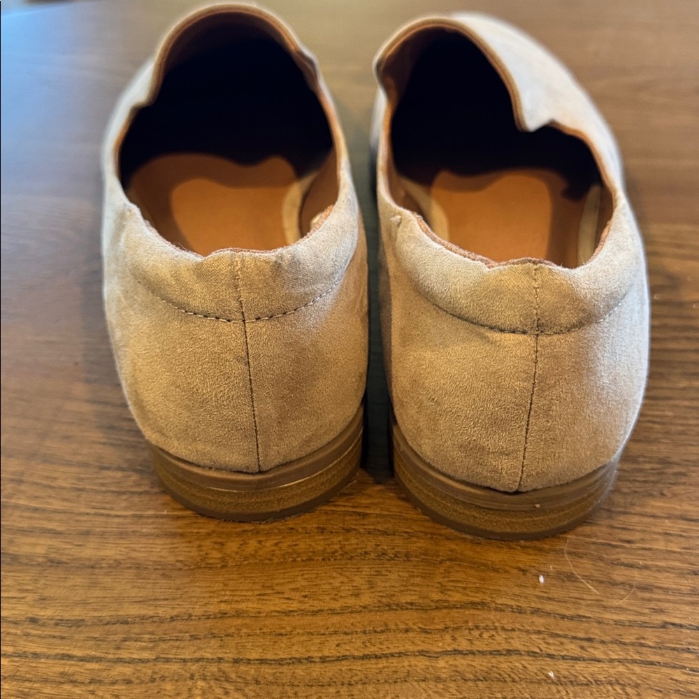 Universal Thread Tan Flats - Picture 3 of 4